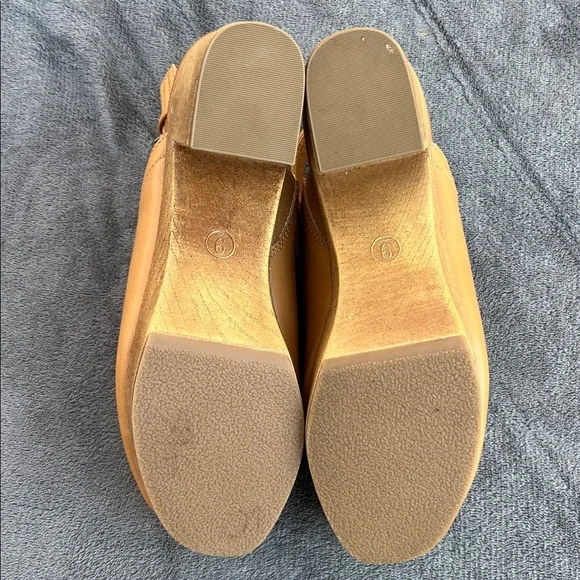 Universal Thread Tan Mules - Picture 6 of 6